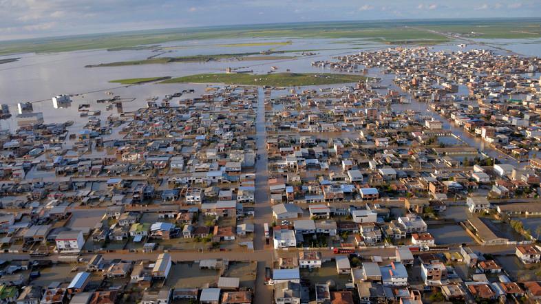 Bulan Sabit Merah Saudi dan UEA Umumkan Inisiatif Bersama Untuk Membantu Korban Banjir Iran